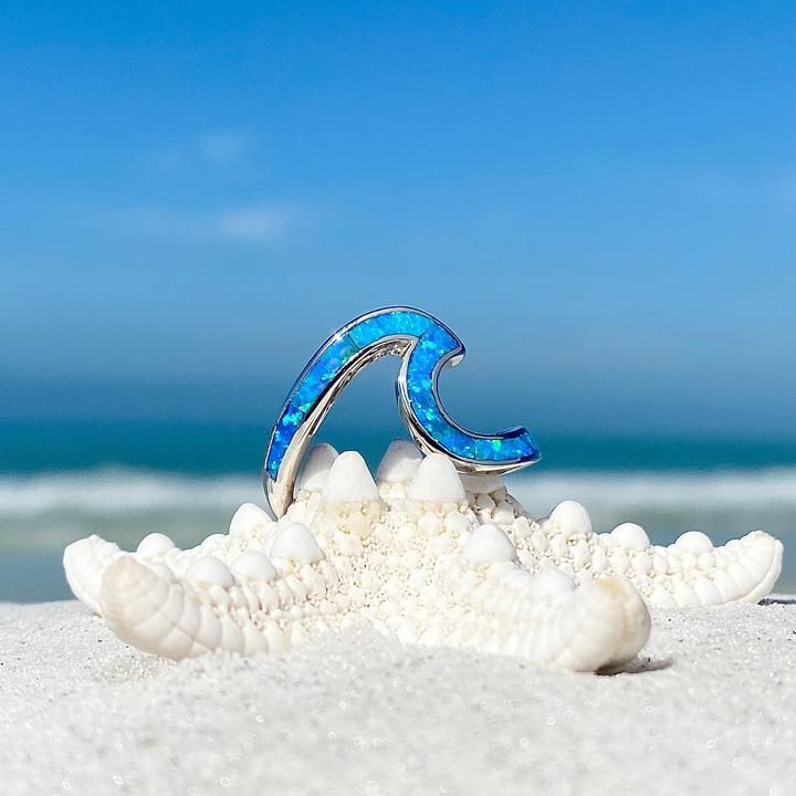 Sea wave ring in opal and silver