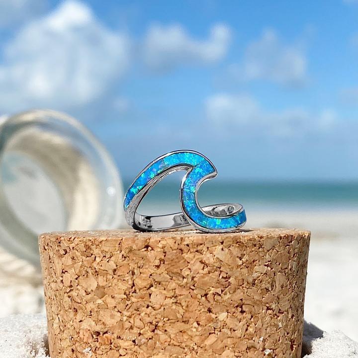 Sea wave ring in opal and silver