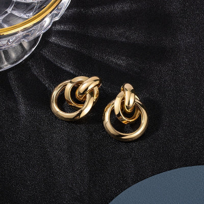 Luxury gold earrings