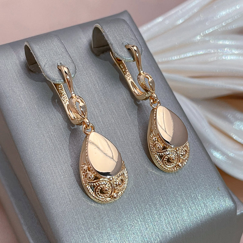 Elegant golden drop earrings